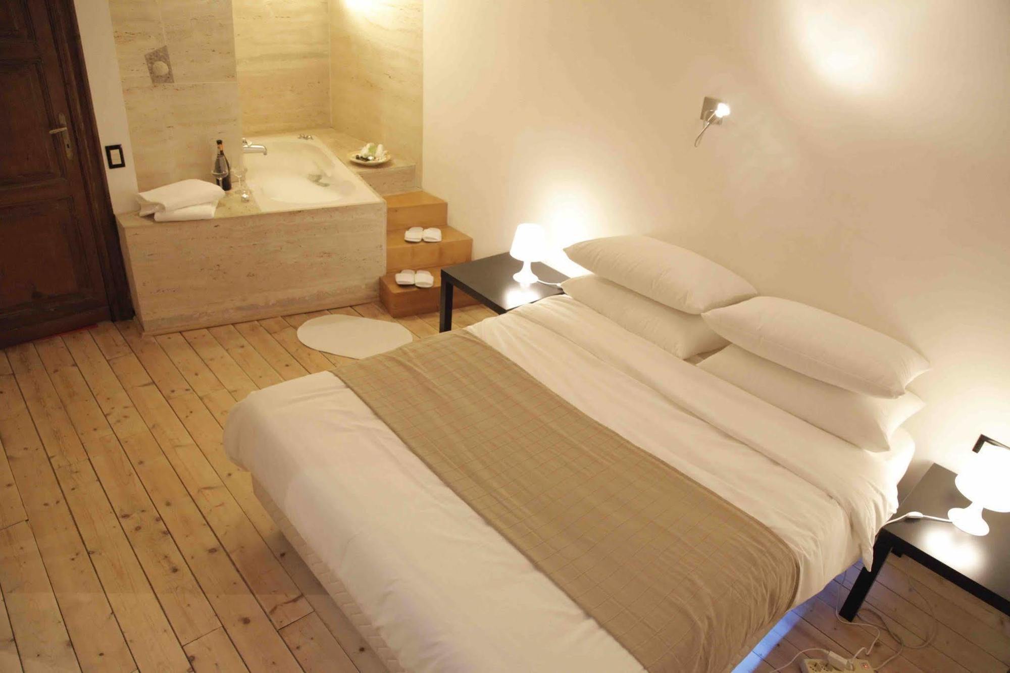Garbatella Suites 3*